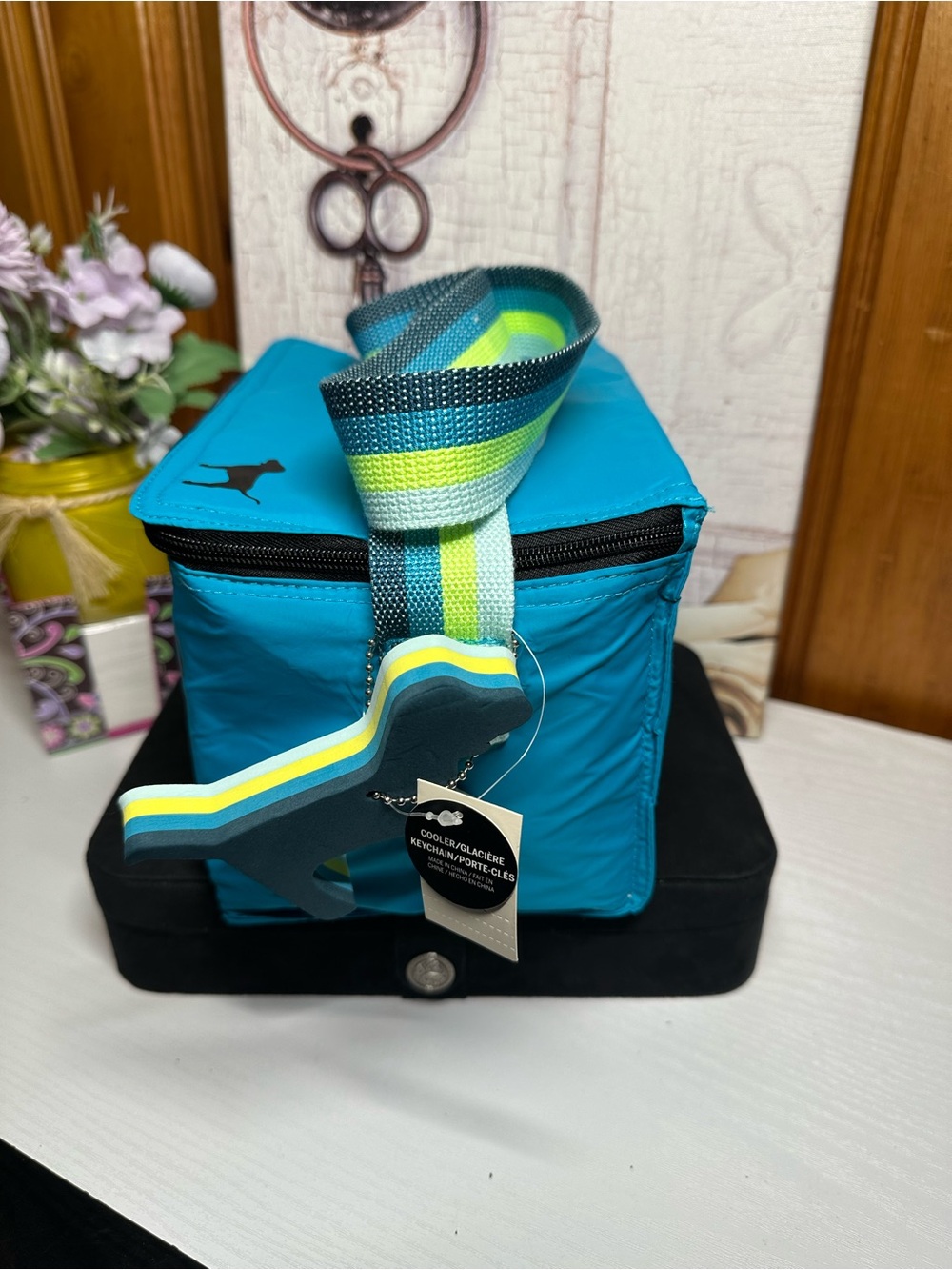 Victoria's Secret PINK Teal Blue Crossbody Lunch Bag with Multicolor Strap - Picture 8 of 9